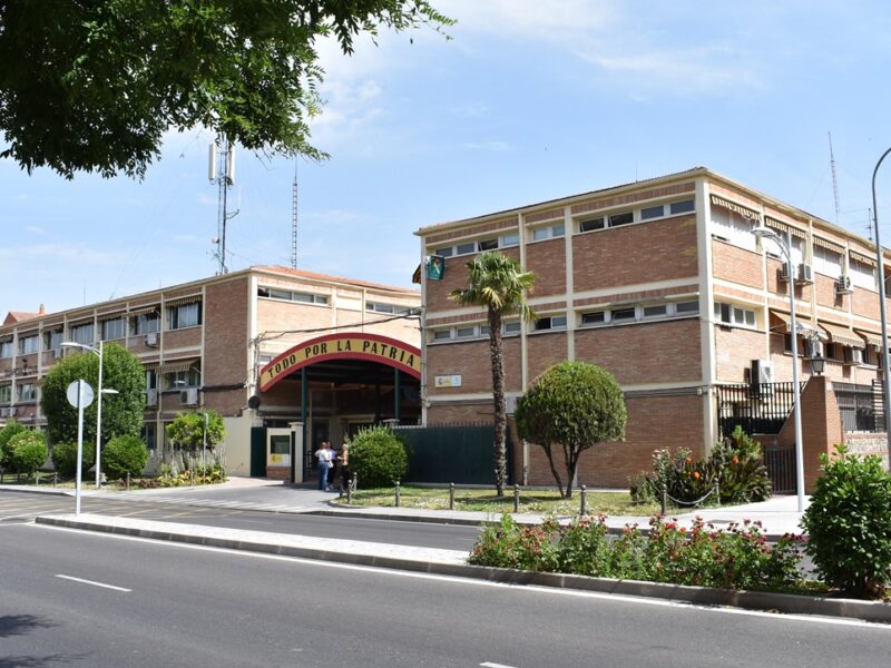 Reanudan las obras de demolición del cuartel: los vecinos reclaman más medidas para evitar polvo en sus viviendas