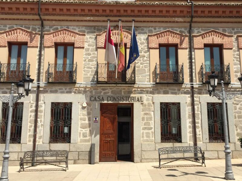 Fallece el menor encontrado inconsciente en una piscina de Sonseca