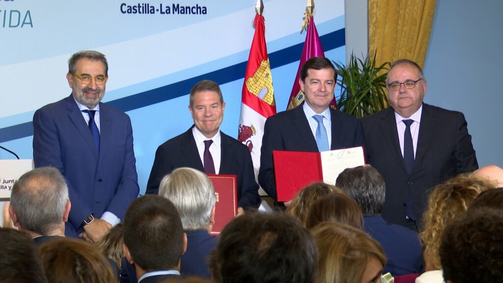 Page y Mañueco renuevan el convenio sanitario para que 30.000 abulenses puedan ser atendidos en Talavera