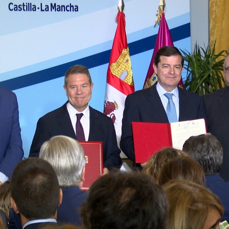 Page y Mañueco renuevan el convenio sanitario para que 30.000 abulenses puedan ser atendidos en Talavera